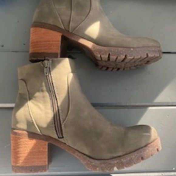 Kork-Ease Boots - Picture 8 of 8